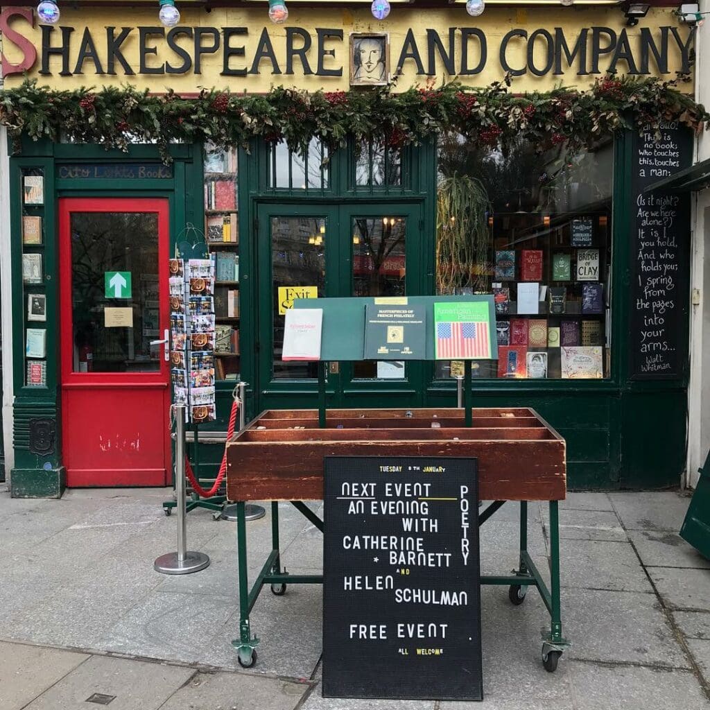 Shakespeare And Company, Instagrammable Cafe in Paris