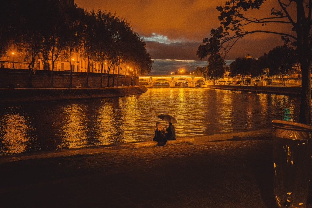 La Seine becomes magical after the sunset