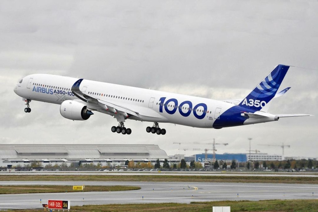 Airbus A350-1000 plane