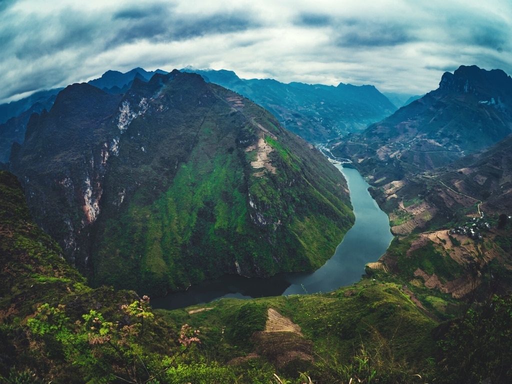 The majestic Nho Que river on the Ha Giang Loop