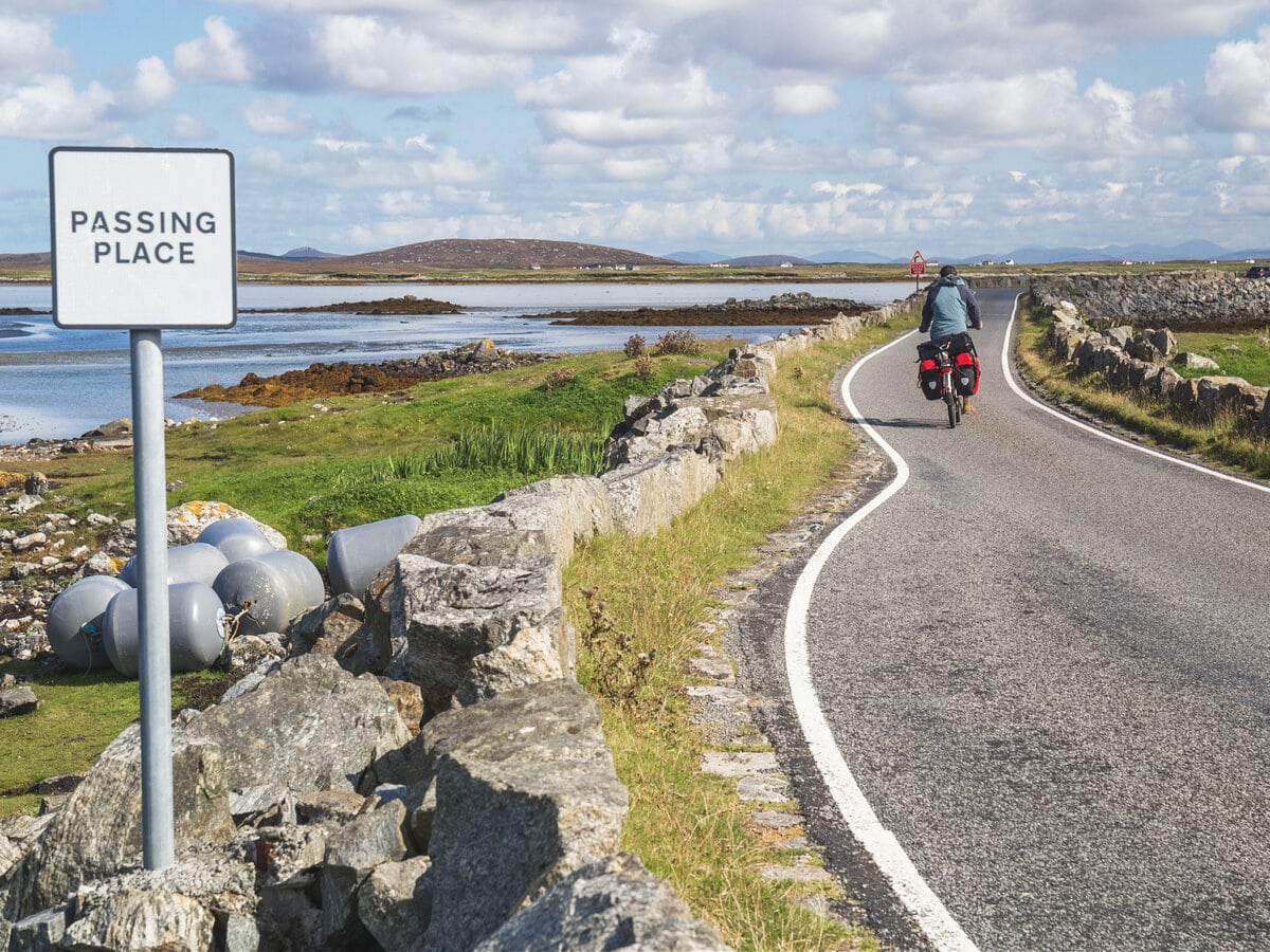 A cyclist along the Hebridian Way route in Scotland