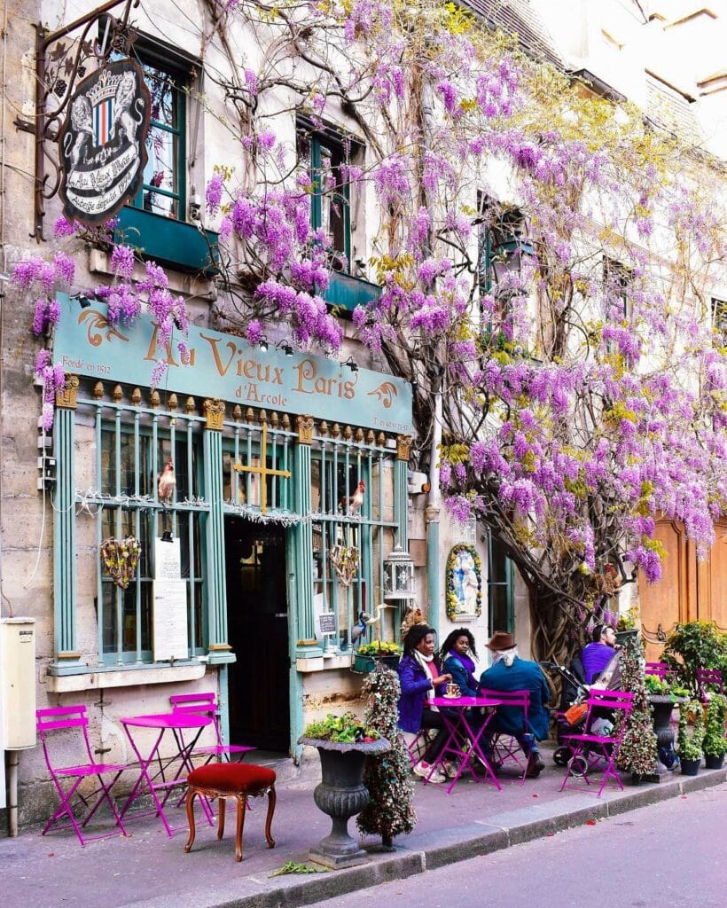 Au Vieux Paris d’Arcole, Instagrammable Café in Paris