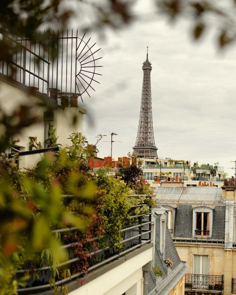 Le Cinq Codet Hotel in Paris, with view on the Eiffel Tower