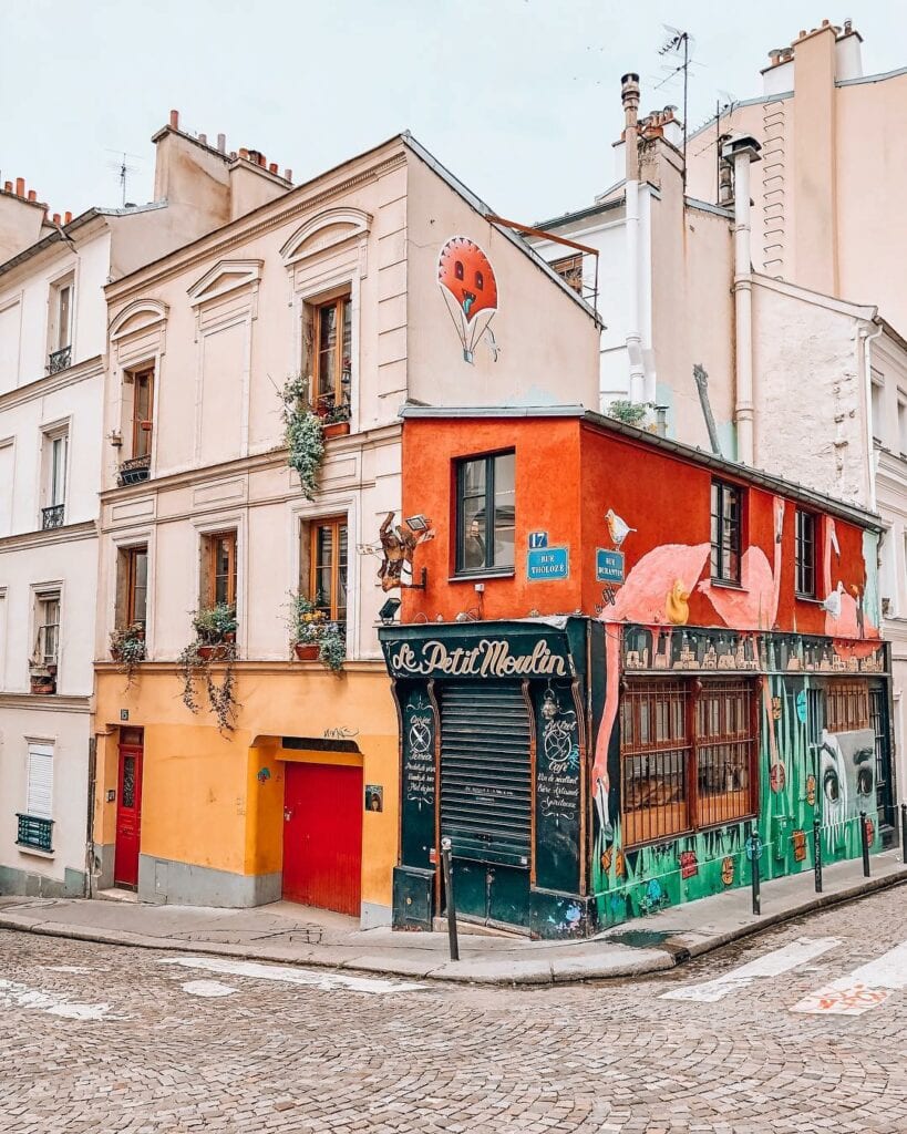 le petit moulin, instagrammable café in Paris