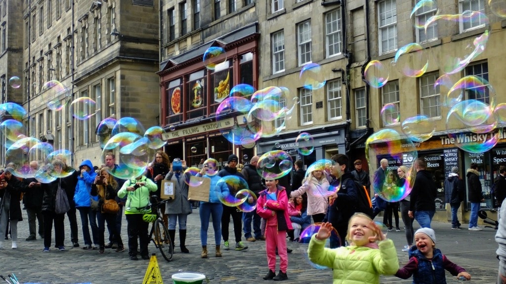 Travel with your kids to Edinburgh