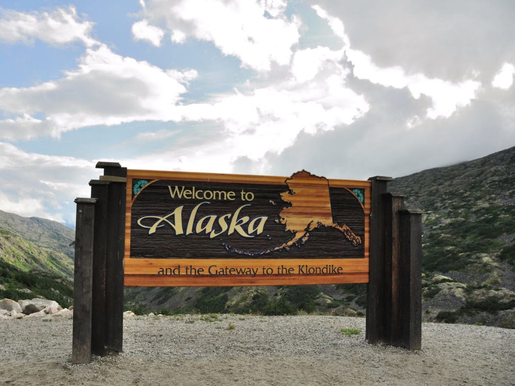 reasons to move to Alaska