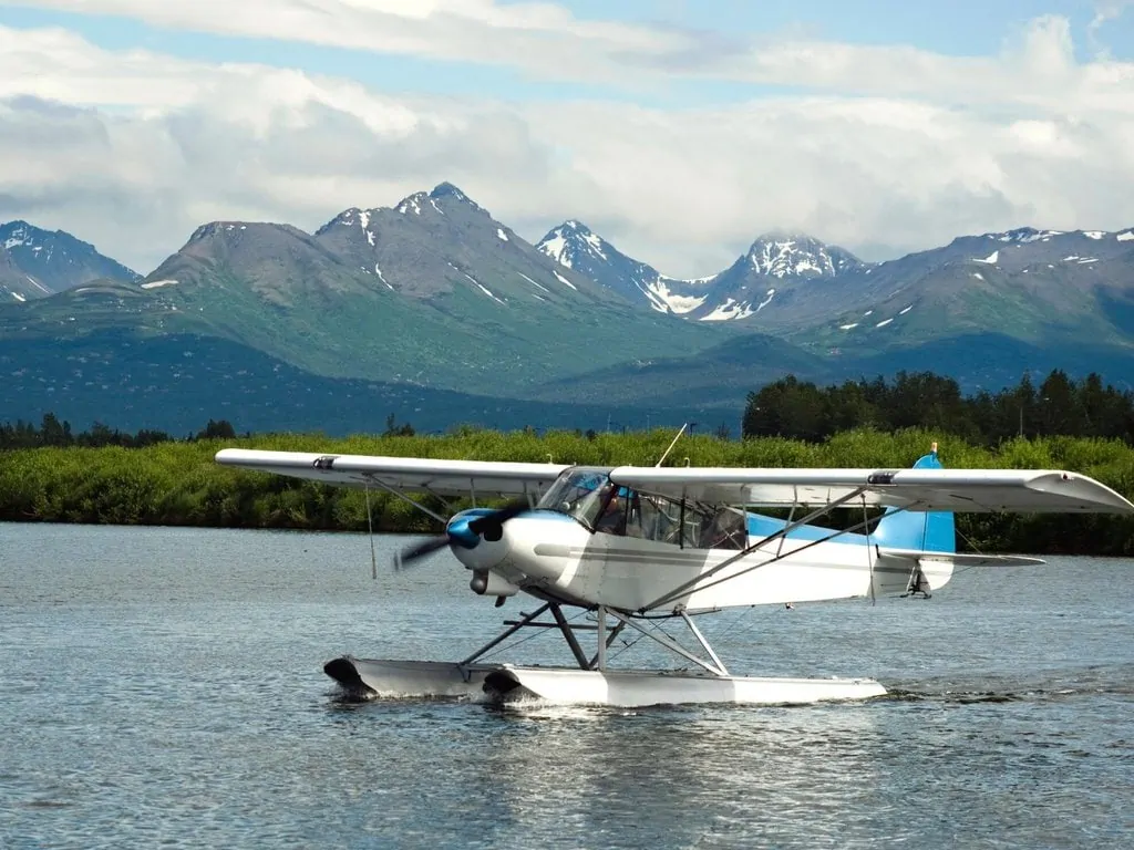 A flightseeing tour by plane in Alaska